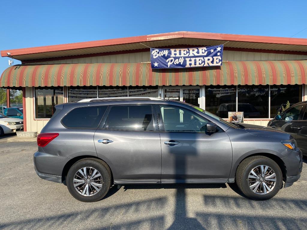 2018 Nissan Pathfinder SL's photo