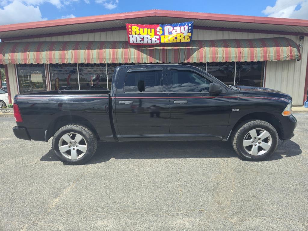 2012 RAM 1500 ST 4x4 Crew Cab's photo