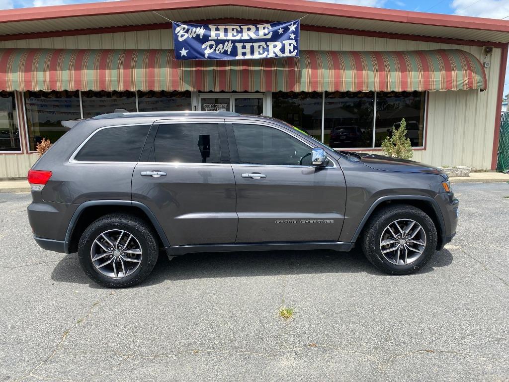 2017 Jeep Grand Cherokee Limited's photo