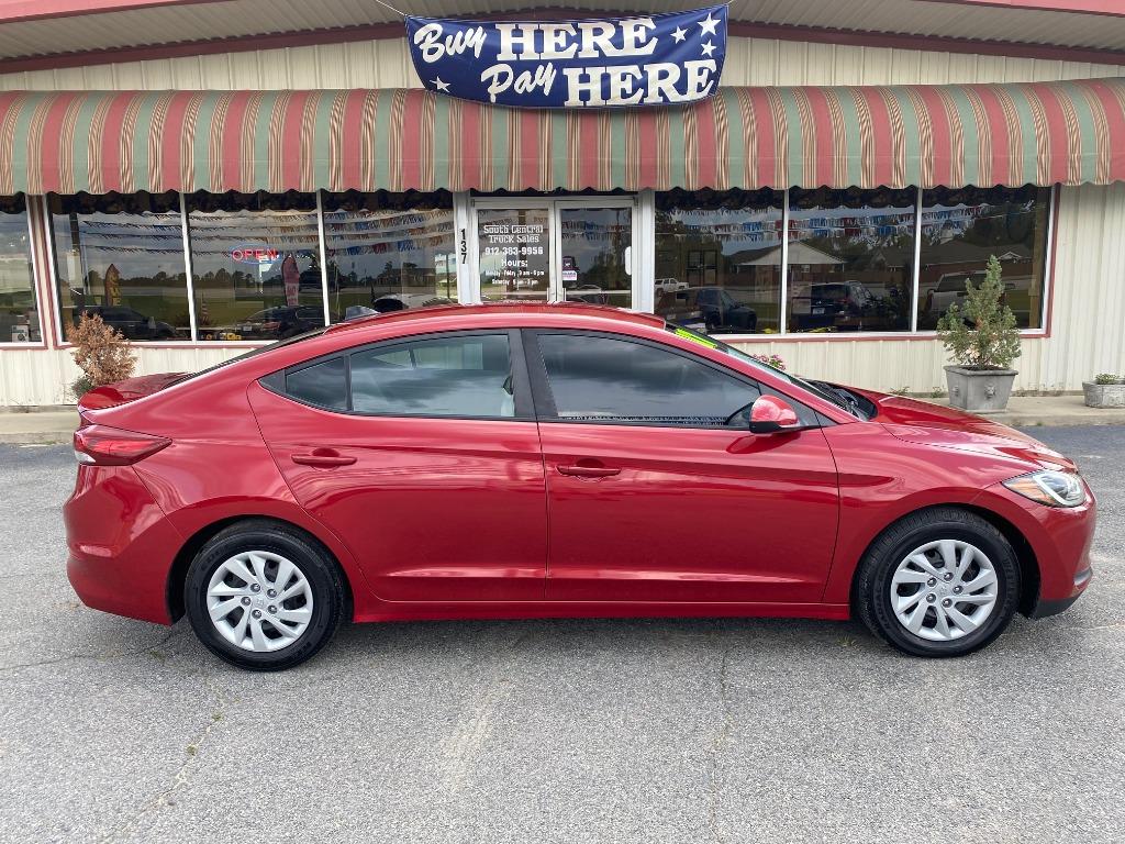 2017 Hyundai Elantra SE's photo