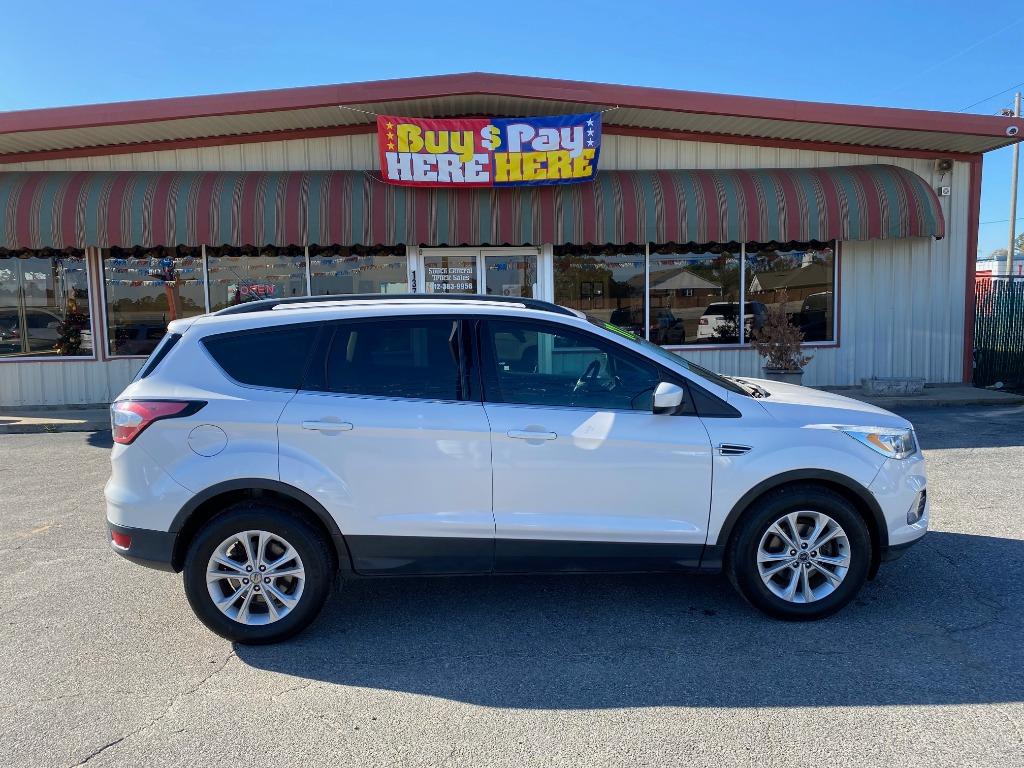 2017 Ford Escape SE's photo