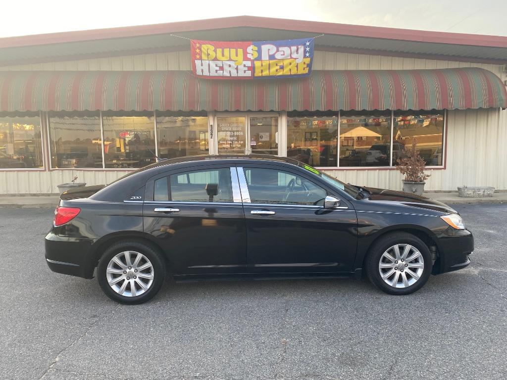 2013 Chrysler 200 Limited's photo