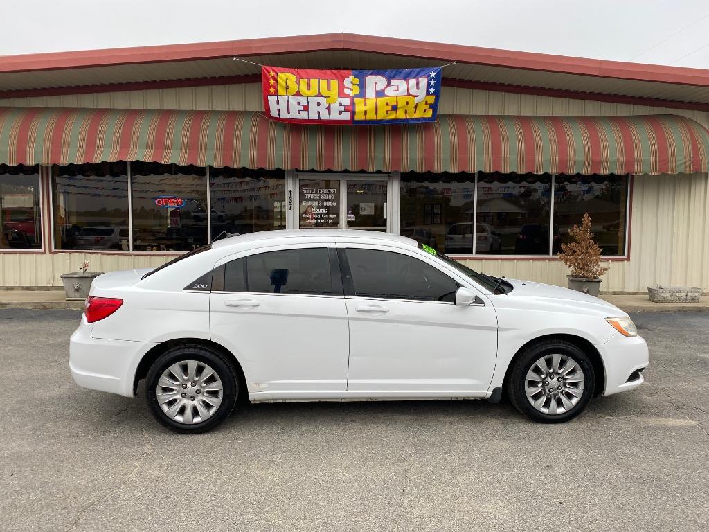 2012 Chrysler 200 LX's photo