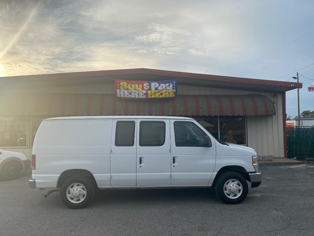 2008 Ford E-Series Econoline Van Commercial's photo