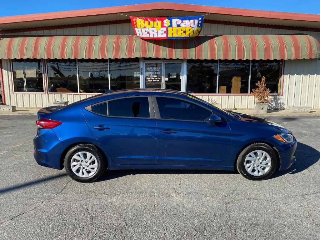 2017 Hyundai Elantra SE's photo