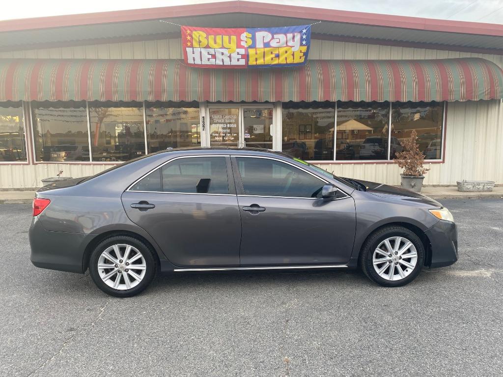 2014 Toyota Camry XLE's photo