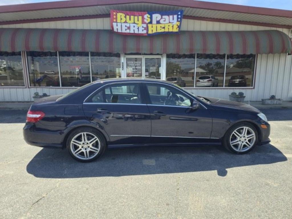 2010 Mercedes-Benz E-Class's photo
